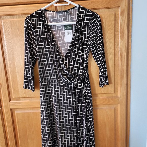 Dress - Picture 1 of 3